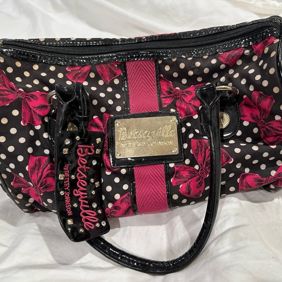 Betsey Johnson Handbags - Betsy Johnson bow bag